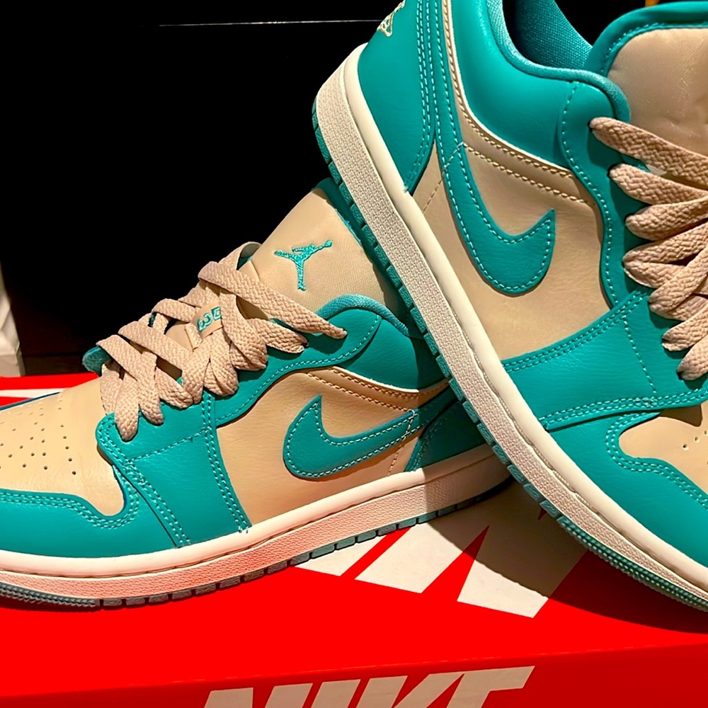 Air Jordan 1 Low Tropical Teal